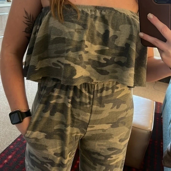CAMOUFLAGE Camo Jumpsuit - Picture 3 of 6